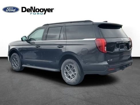 New 2025 Ford Expedition Active image 5