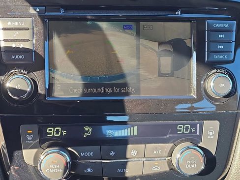 Used 2022 Nissan Rogue Sport SV w/ Technology Package image 27