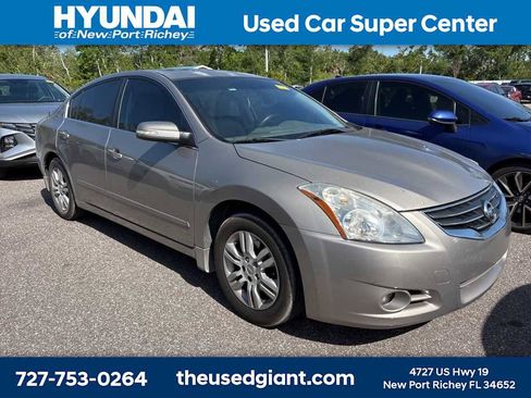 Used 2011 Nissan Altima 2.5 SL w/ Technology Pkg image 4