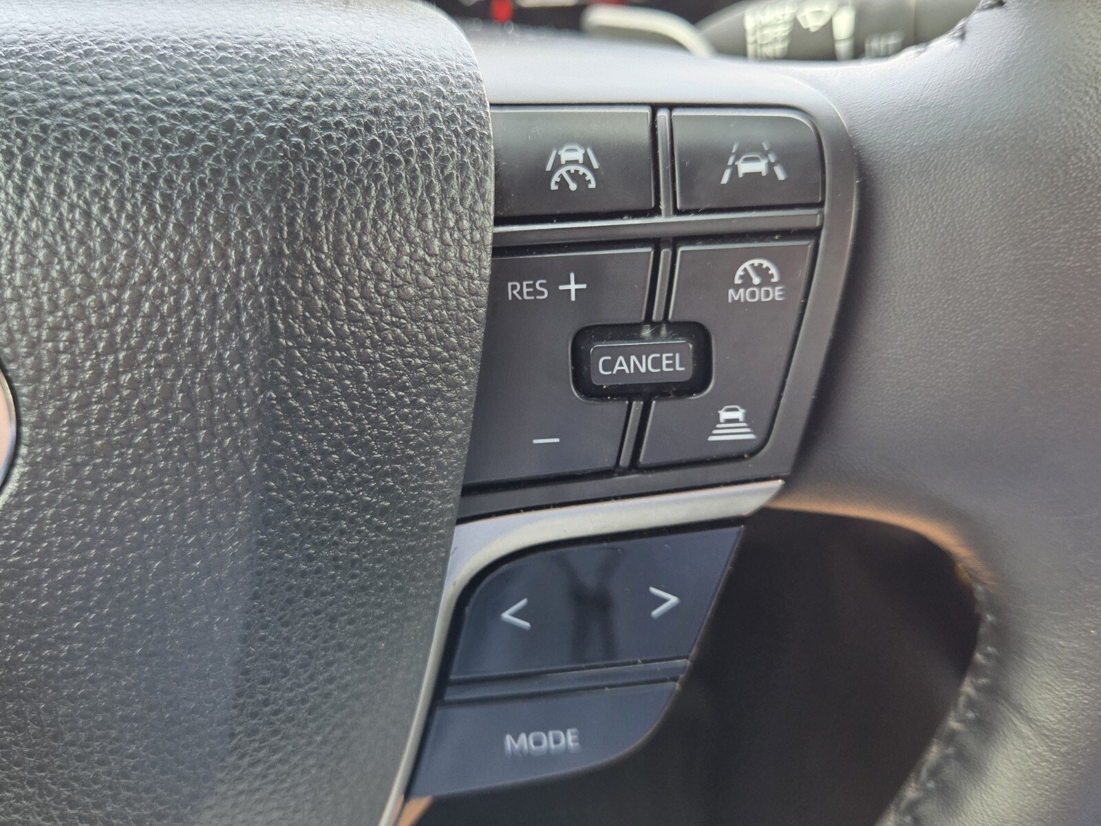 Used 2025 Toyota Camry XSE FWD image 25