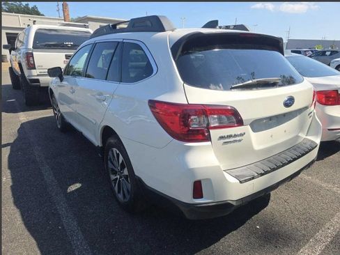 Used 2017 Subaru Outback 3.6R Limited AWD/4WD image 3