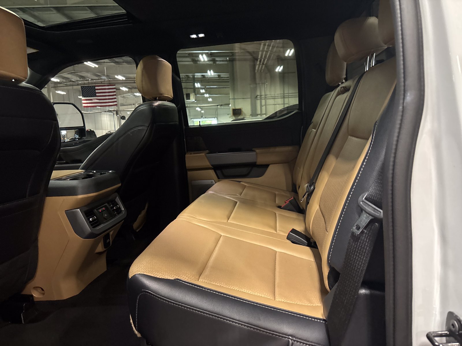 Certified 2025 Ford F350 Lariat w/ Lariat Ultimate Package AWD/4WD image 11