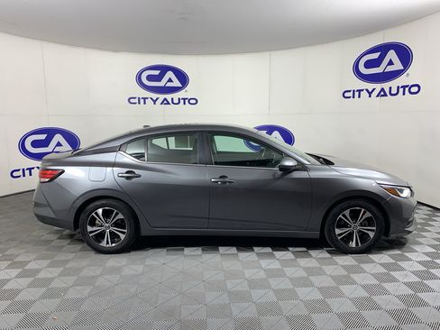 Used 2022 Nissan Sentra SV FWD image 2