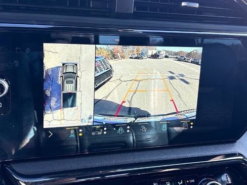 Used 2022 GMC Sierra 1500 AT4 w/ AT4 Premium Package image 13