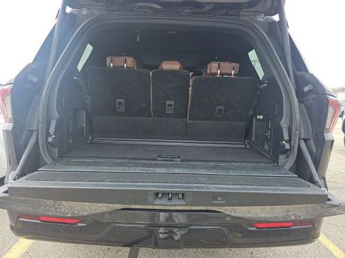 Used 2025 Lincoln Navigator Reserve image 16