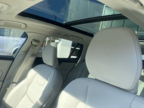 New 2026 Volvo V60 B5 Cross Country Ultra w/ Protection Package Premier image 16