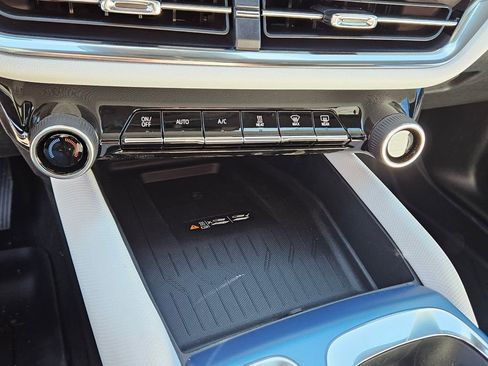 New 2026 Chevrolet Equinox EV LT image 22