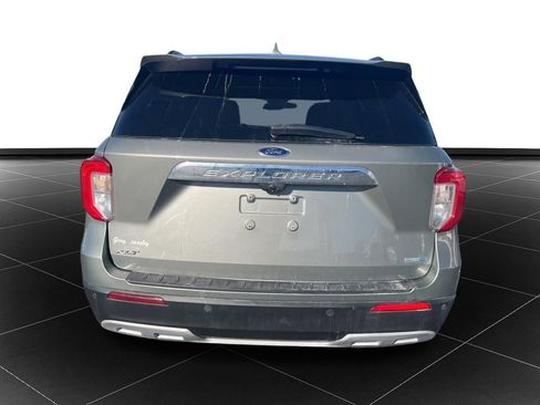 Used 2020 Ford Explorer XLT w/ Equipment Group 202A image 4