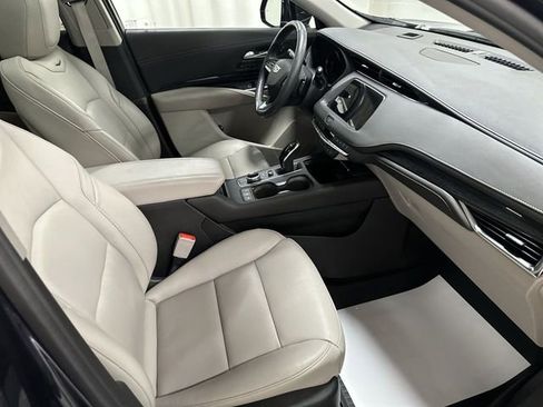 Certified 2023 Cadillac XT4 Premium Luxury w/ Cold Weather Package AWD/4WD image 18