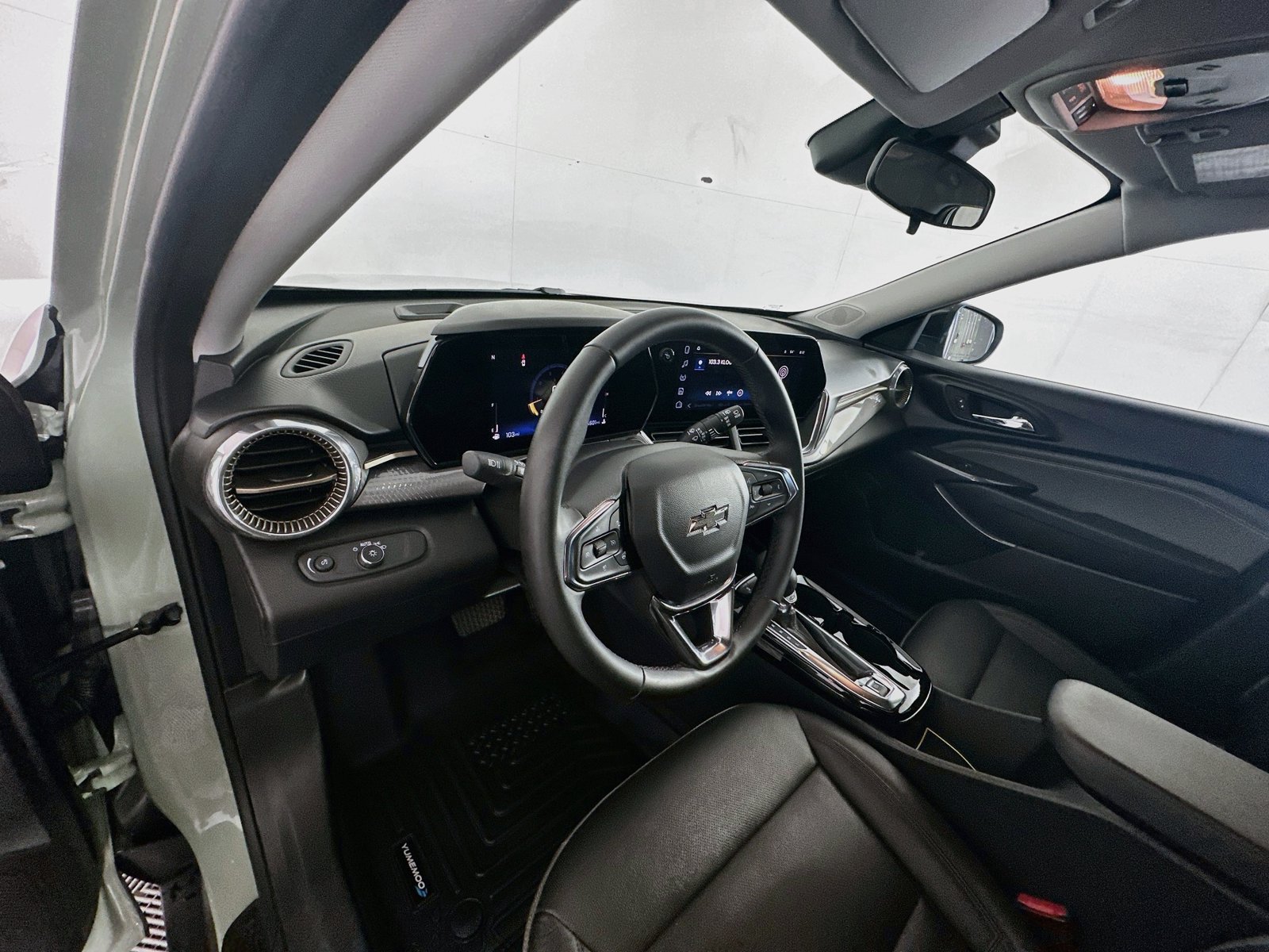 Used 2024 Chevrolet Trax ACTIV FWD image 9