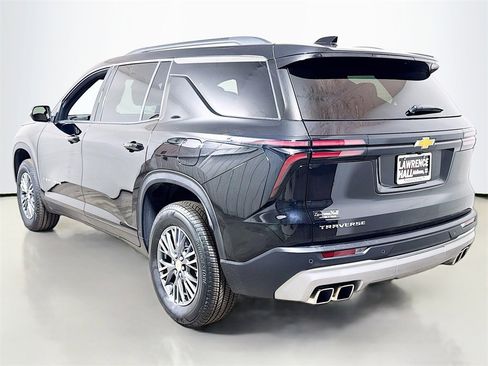 Certified 2025 Chevrolet Traverse LT image 6