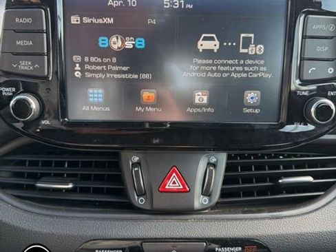 Used 2018 Hyundai Elantra GT image 5