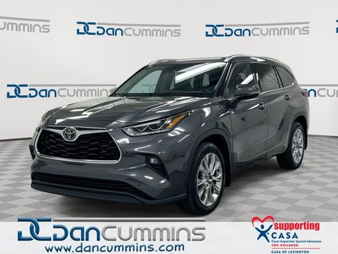 Used 2021 Toyota Highlander Limited image 1