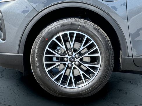 New 2025 Ford Escape SE image 27