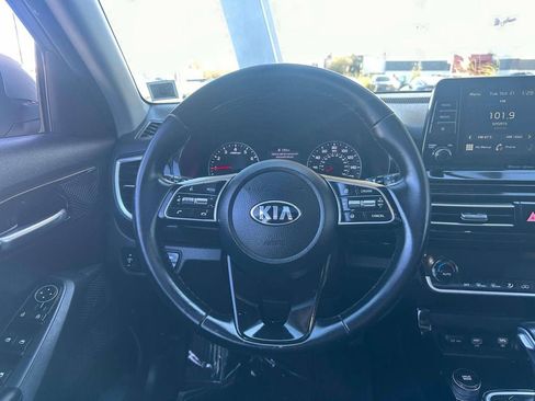 Used 2021 Kia Seltos EX image 14