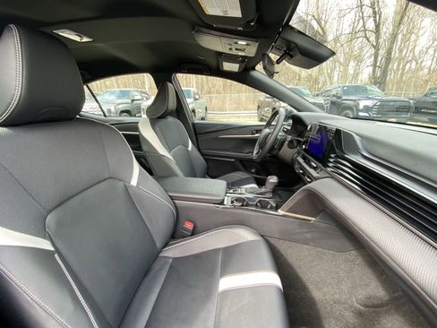 Used 2025 Toyota Camry SE image 25