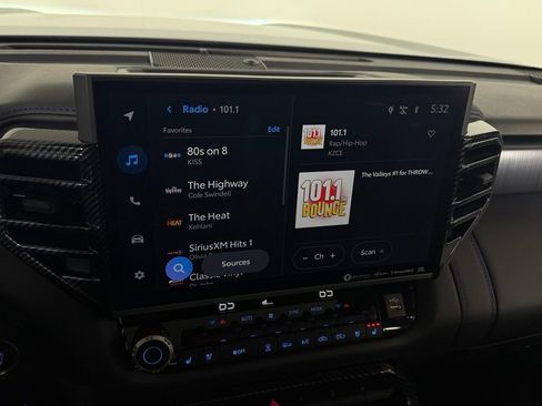 Used 2024 Toyota Tundra Platinum AWD/4WD image 18