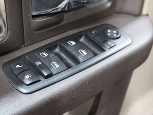 Used 2011 RAM 2500 Laramie image 7