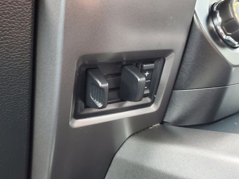 Used 2019 Ford F150 XLT w/ Equipment Group 302A Luxury AWD/4WD image 24