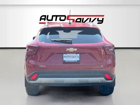 Used 2026 Chevrolet Trax LT FWD image 6