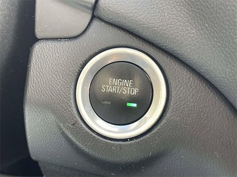 Used 2018 Chevrolet Equinox LT image 21