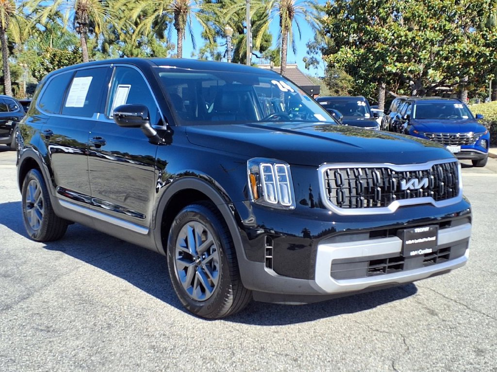 Certified 2024 Kia Telluride LX FWD image 7