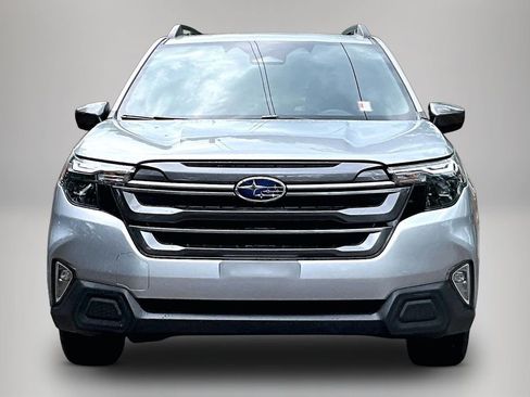 Used 2025 Subaru Forester Premium AWD/4WD image 3