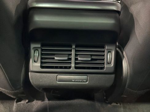 Used 2022 Land Rover Range Rover Evoque SE image 32