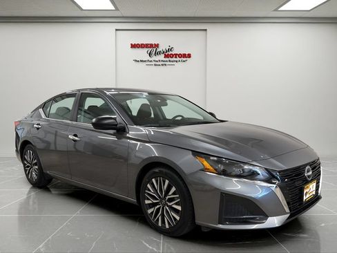 Used 2025 Nissan Altima 2.5 SV FWD image 7