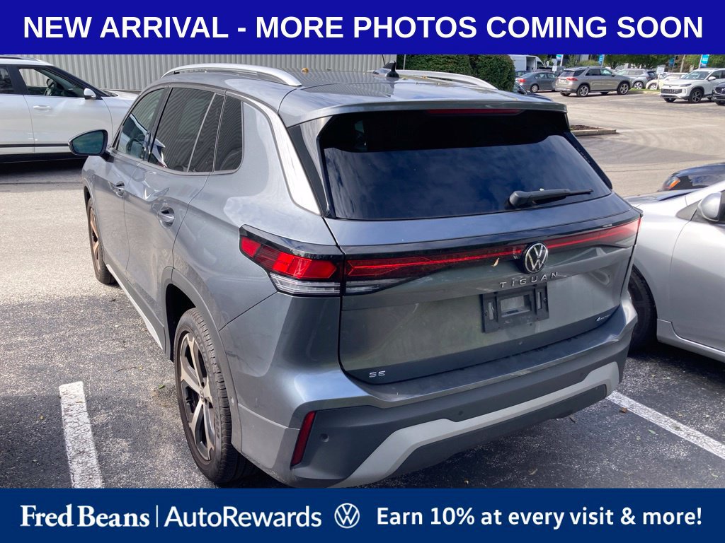 Used 2026 Volkswagen Tiguan SE AWD/4WD image 4