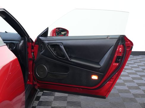 Used 2013 Nissan GT-R Premium image 24
