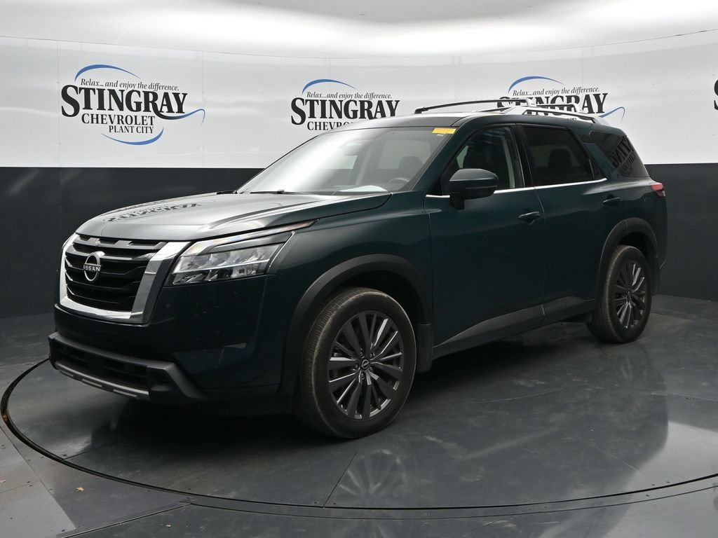 Used 2024 Nissan Pathfinder SL w/ SL Premium Package FWD image 3