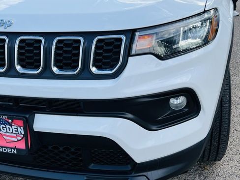 Used 2024 Jeep Compass Latitude w/ Sun and Sound Group image 7