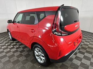 Used 2024 Kia Soul LX w/ Option Group 015 FWD video 4