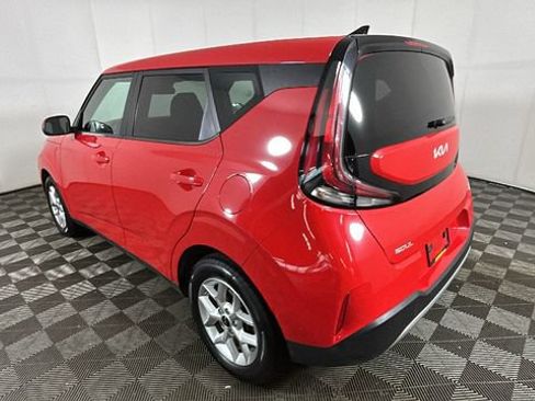 Used 2024 Kia Soul LX w/ Option Group 015 FWD image 4