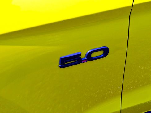 Used 2018 Ford Mustang GT Premium image 12