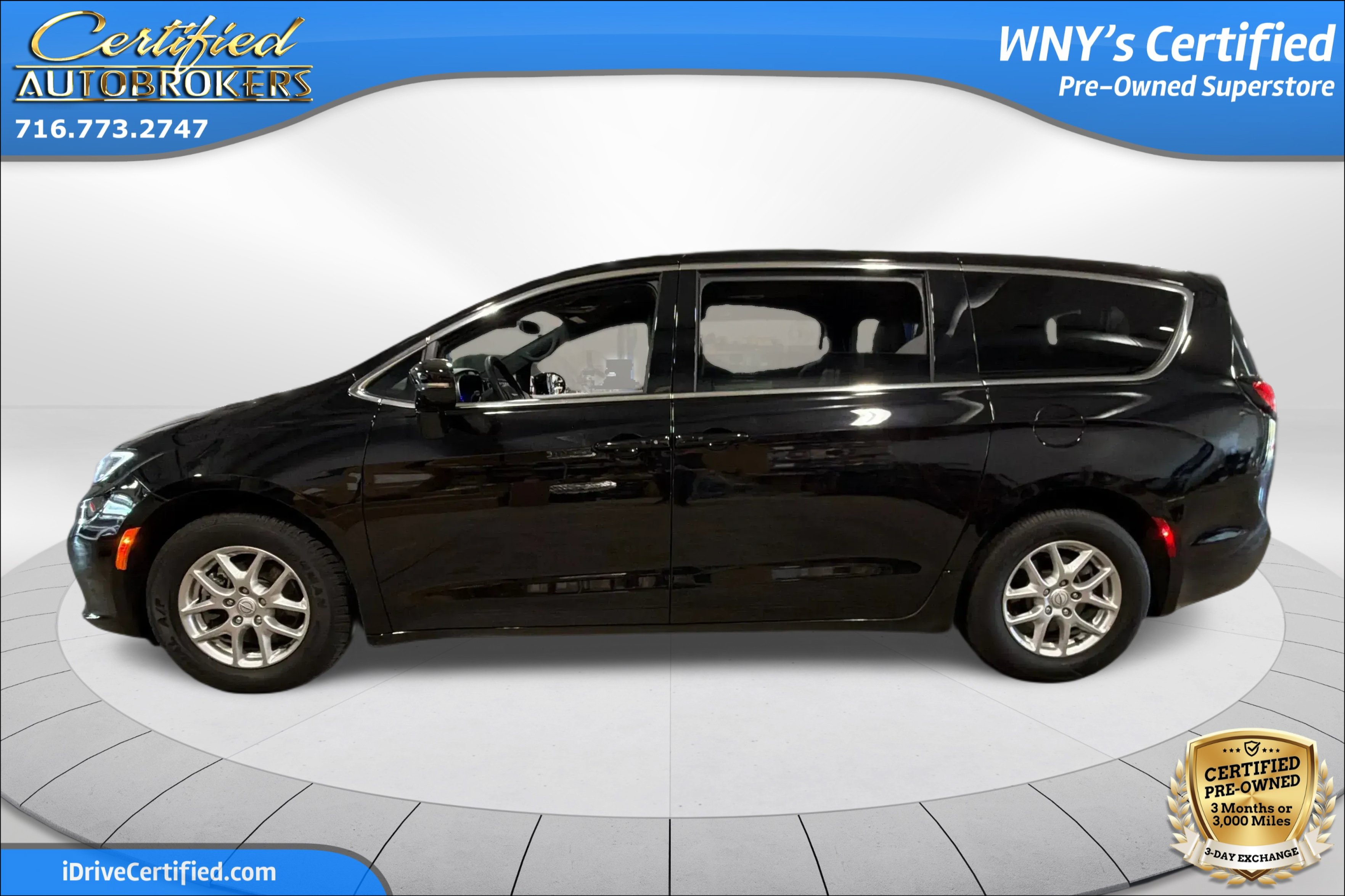 Used 2026 Chrysler Pacifica Select FWD image 9