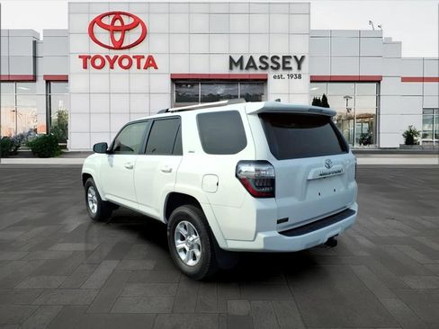 Used 2021 Toyota 4Runner SR5 Premium w/ Moonroof Package RWD image 5