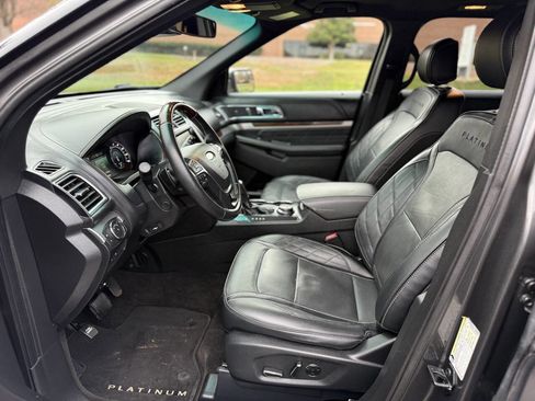 Used 2016 Ford Explorer Platinum image 11