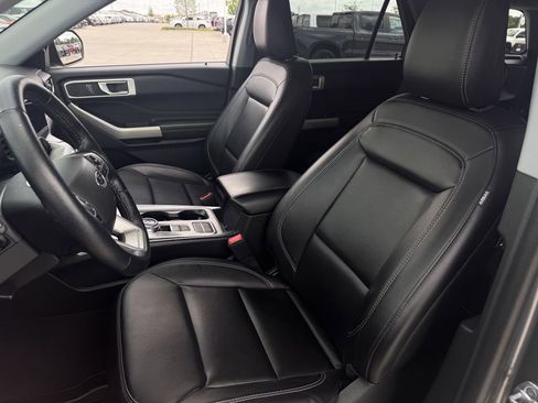 Used 2022 Ford Explorer XLT w/ Equipment Group 202A image 23