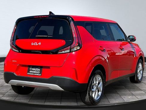 Used 2025 Kia Soul LX w/ LX Technology Package FWD image 7