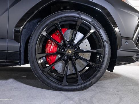 Used 2024 Lamborghini Urus S AWD/4WD image 18