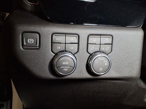 New 2026 GMC Sierra 1500 SLE w/ X31 Off-Road Package AWD/4WD image 17