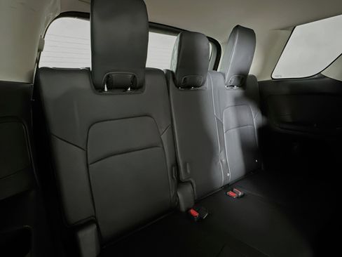 Used 2023 Nissan Pathfinder SL image 27