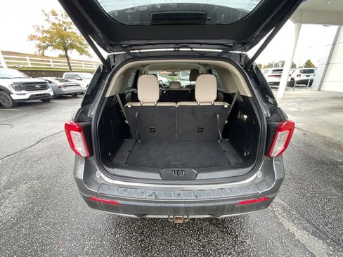 Used 2022 Ford Explorer XLT w/ Equipment Group 202A image 22