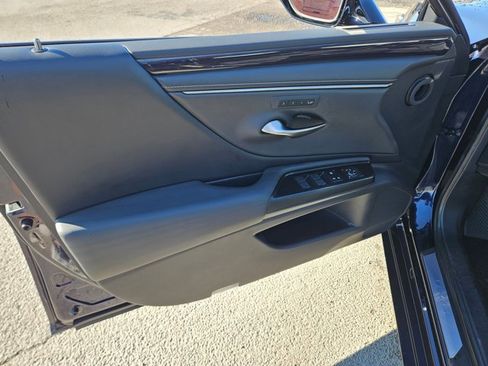 Used 2019 Lexus ES 350 w/ Luxury Package image 13