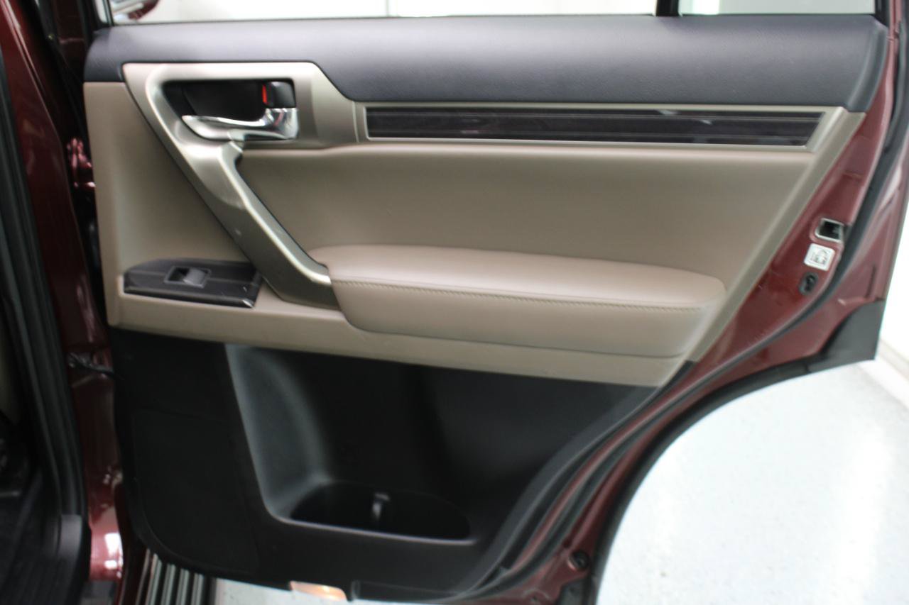 Used 2020 Lexus GX 460 Premium w/ Premium Package AWD/4WD image 45