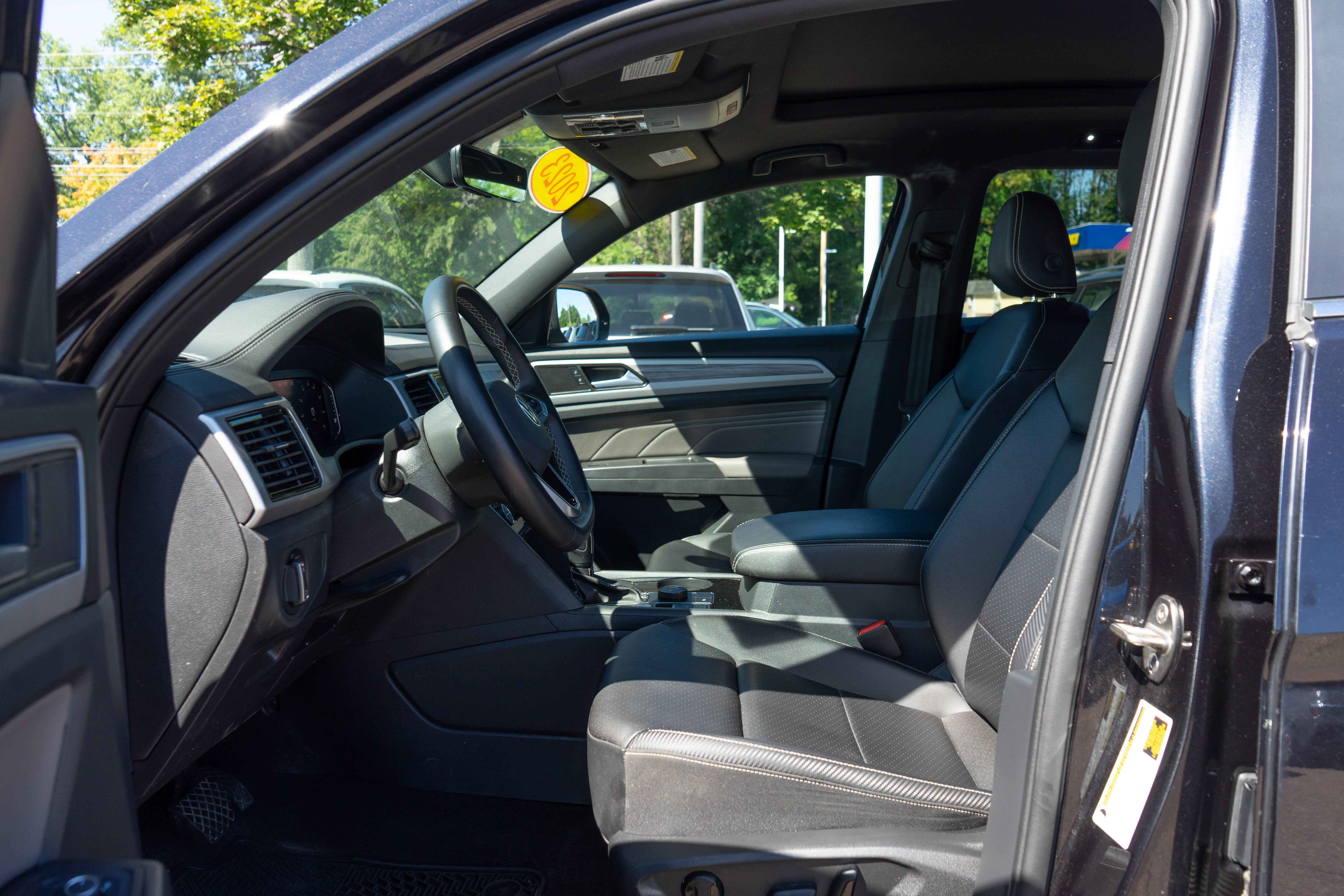 Certified 2023 Volkswagen Atlas Cross Sport SE w/ Panoramic Sunroof Package AWD/4WD image 10