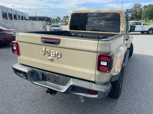 Used 2020 Jeep Gladiator Overland AWD/4WD image 11