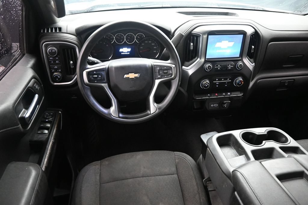 Used 2020 Chevrolet Silverado 1500 LT w/ Trailering Package AWD/4WD image 3